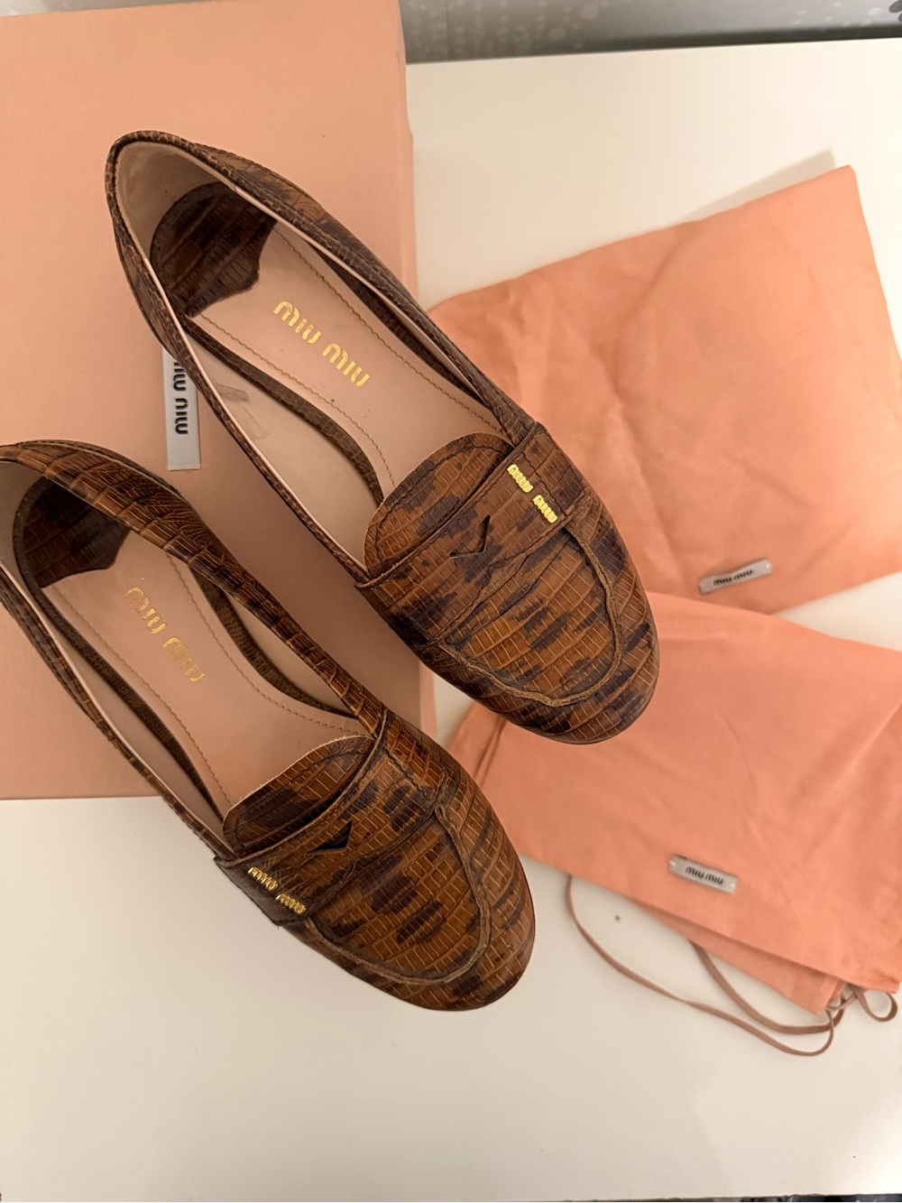 Miu Miu Tobacco Lizard Embossed Leather Loafers 36.5 Complete Set RARE